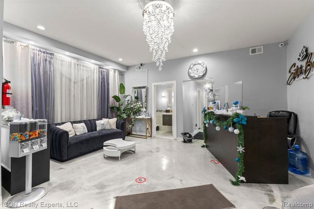 13000 Hayes St, Detroit, MI 48205