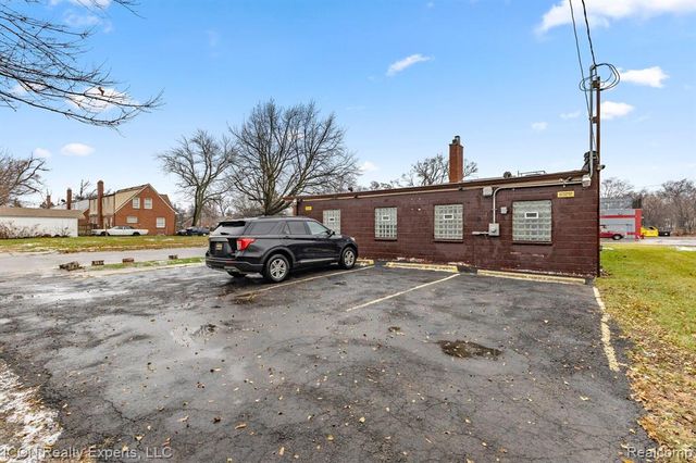 13000 Hayes St, Detroit, MI 48205