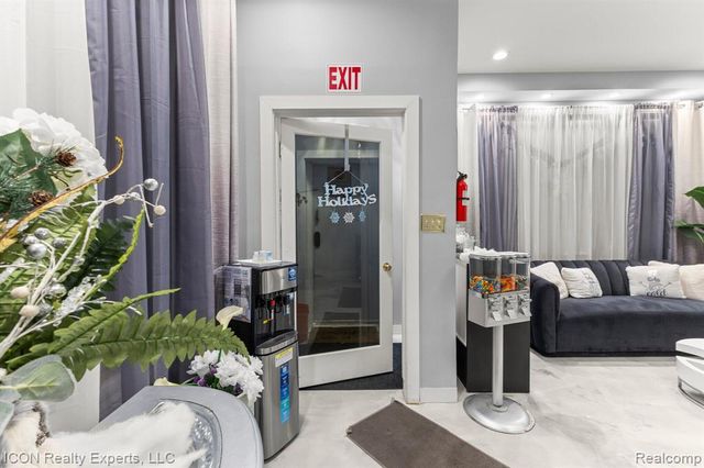 13000 Hayes St, Detroit, MI 48205