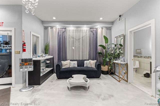 13000 Hayes St, Detroit, MI 48205