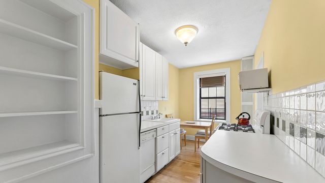 6812 Burns St Apt A3, New York City, NY 11375