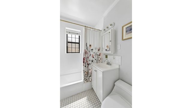 6812 Burns St Apt A3, New York City, NY 11375