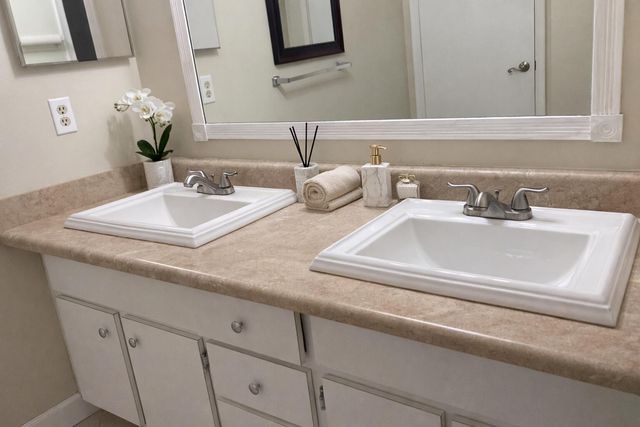 715 W Ocean Avenue, Lantana, FL 33462