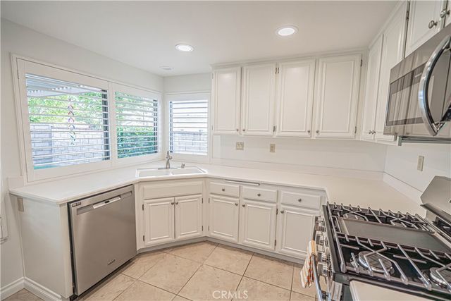 25504 Via Gracioso, Valencia, CA 91355