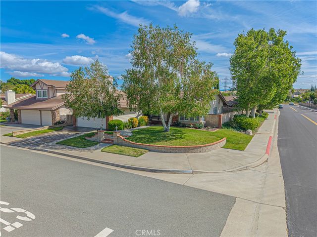 25504 Via Gracioso, Valencia, CA 91355