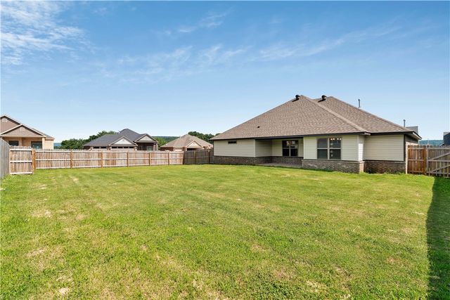 952 Petit Jean Street, Prairie Grove, AR 72753