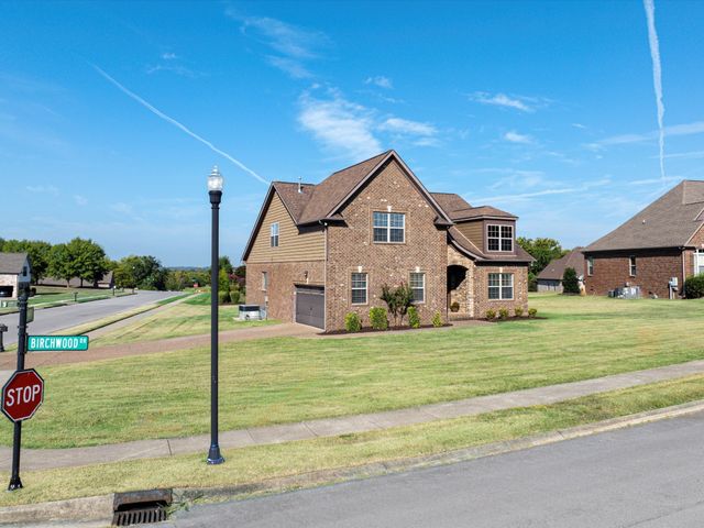 2731 Jasmine St, Lebanon, TN 37087