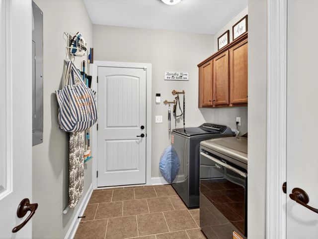 2731 Jasmine St, Lebanon, TN 37087