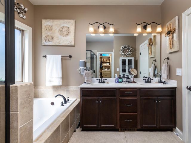 2731 Jasmine St, Lebanon, TN 37087