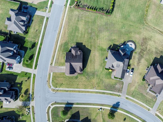 2731 Jasmine St, Lebanon, TN 37087