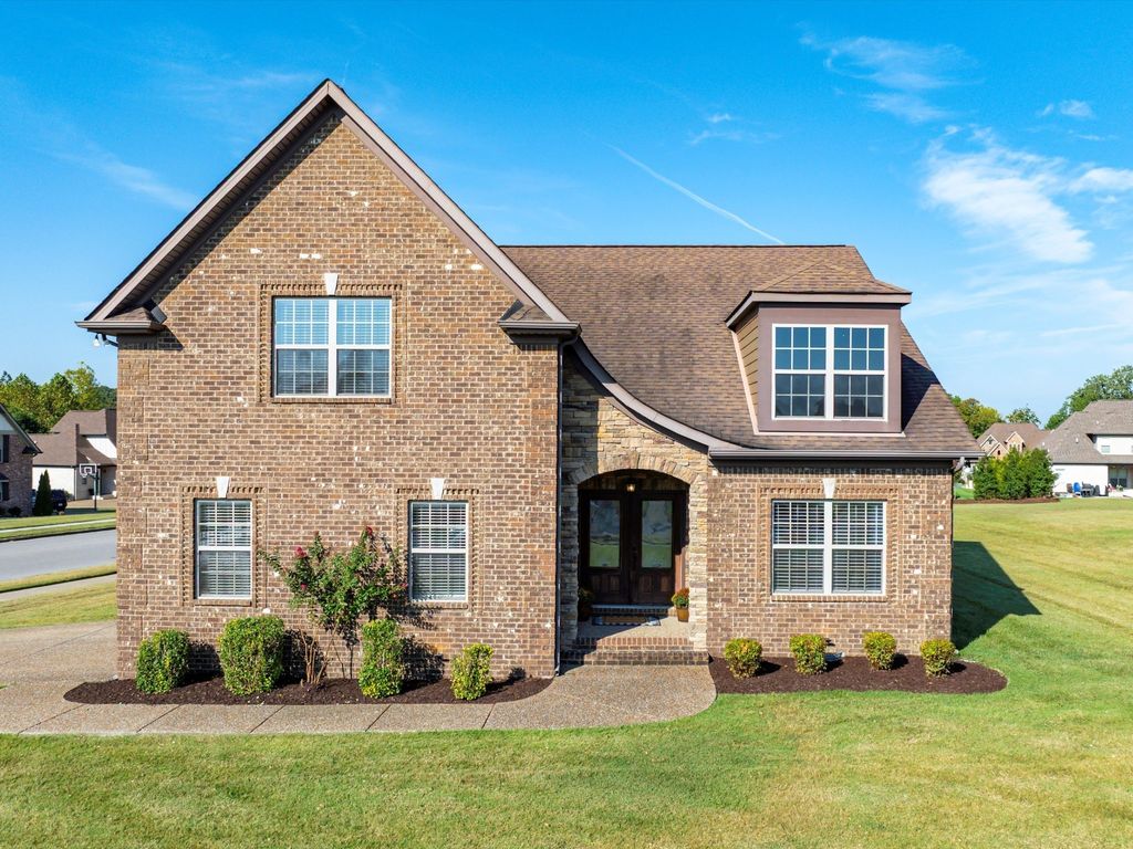 2731 Jasmine St, Lebanon, TN 37087