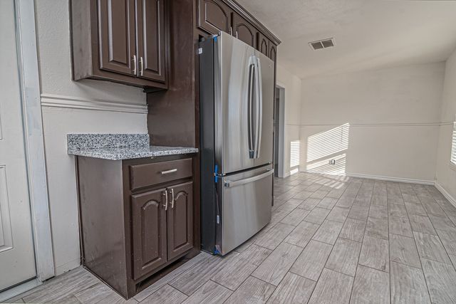 1714 Maple Ave, Midland, TX 79705