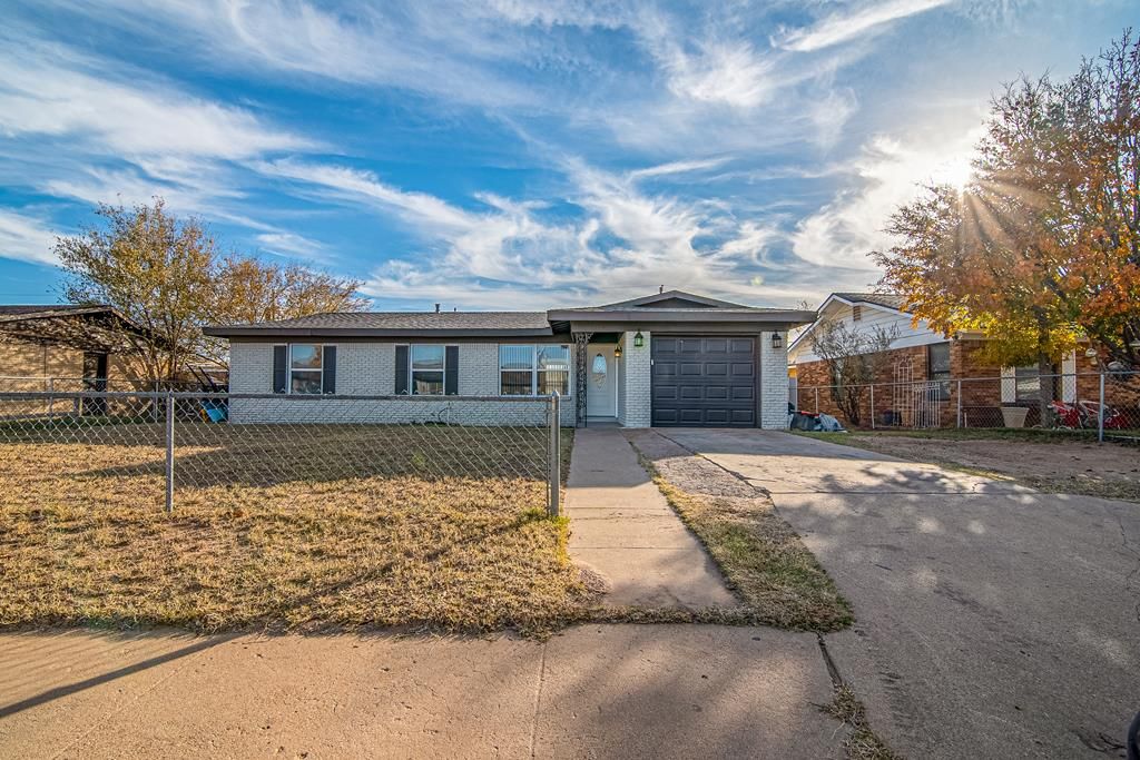 1714 Maple Ave, Midland, TX 79705
