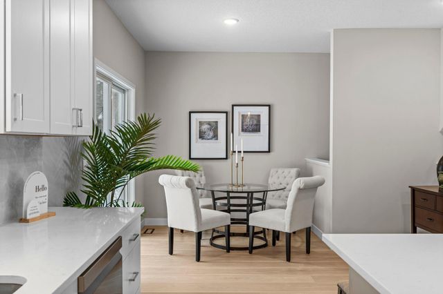 2817 Victoria Street N, Roseville, MN 55113