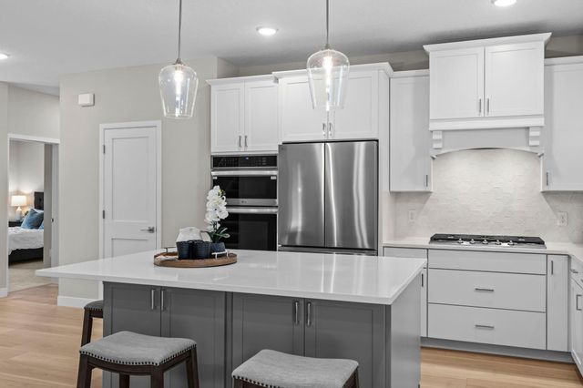 2817 Victoria Street N, Roseville, MN 55113