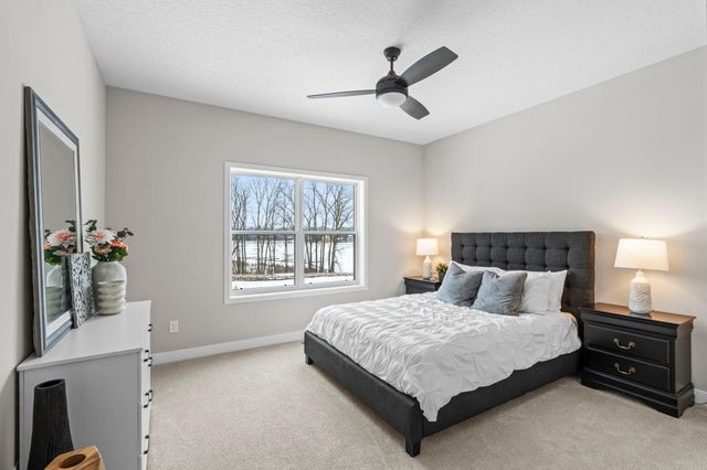 2817 Victoria Street N, Roseville, MN 55113