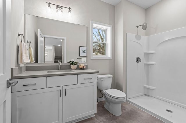 2817 Victoria Street N, Roseville, MN 55113