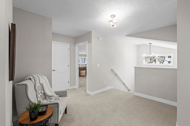 2817 Victoria Street N, Roseville, MN 55113