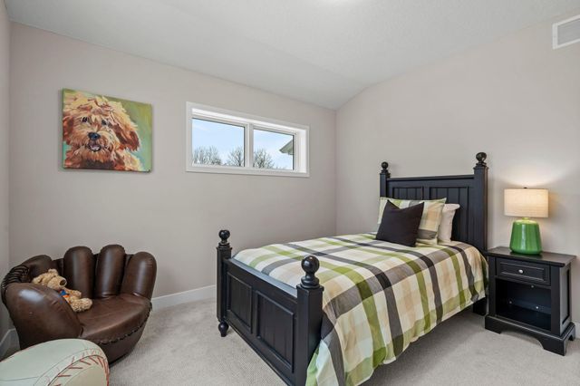 2817 Victoria Street N, Roseville, MN 55113