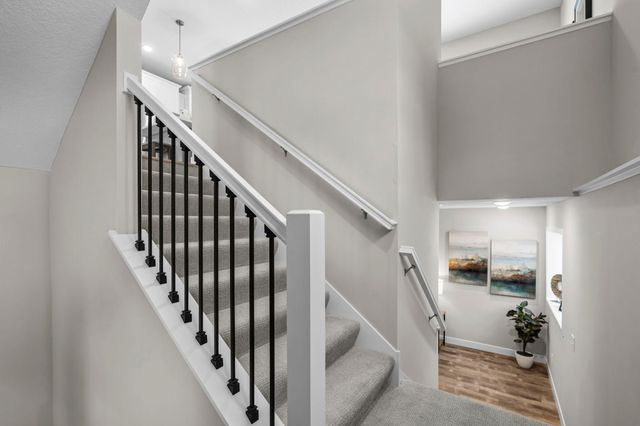 2817 Victoria Street N, Roseville, MN 55113