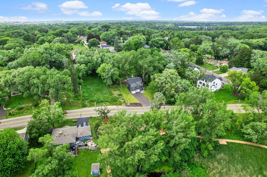 2817 Victoria Street N, Roseville, MN 55113 — photo 4