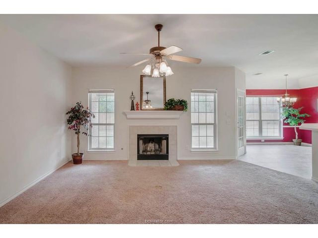 218 Stuttgart Circle, College Station, TX 77845