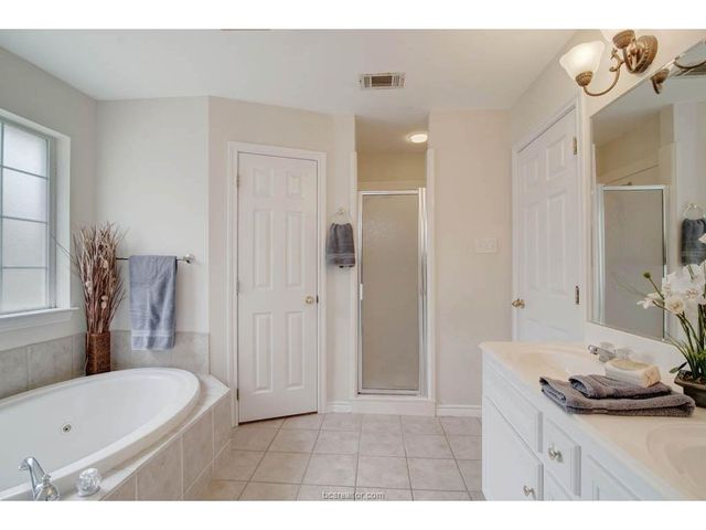 218 Stuttgart Circle, College Station, TX 77845