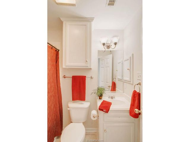 218 Stuttgart Circle, College Station, TX 77845