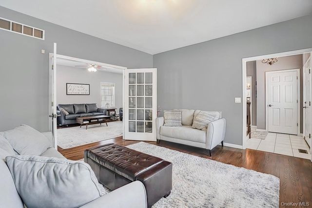 9 Trotter Lane, Poughkeepsie, NY 12603