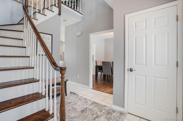 9 Trotter Lane, Poughkeepsie, NY 12603