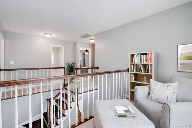 9 Trotter Lane, Poughkeepsie, NY 12603