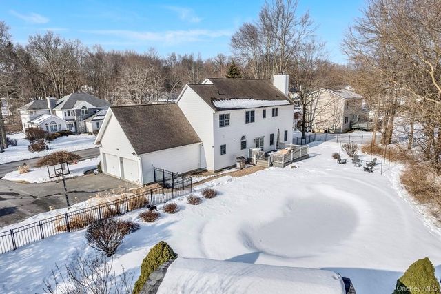 9 Trotter Lane, Poughkeepsie, NY 12603