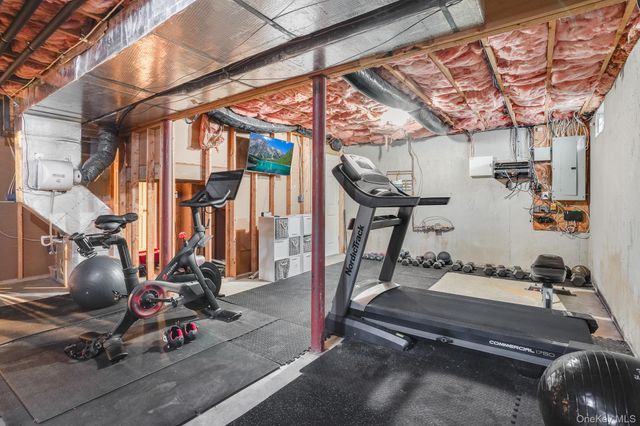 9 Trotter Lane, Poughkeepsie, NY 12603