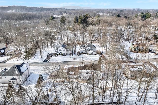 9 Trotter Lane, Poughkeepsie, NY 12603