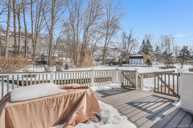 9 Trotter Lane, Poughkeepsie, NY 12603