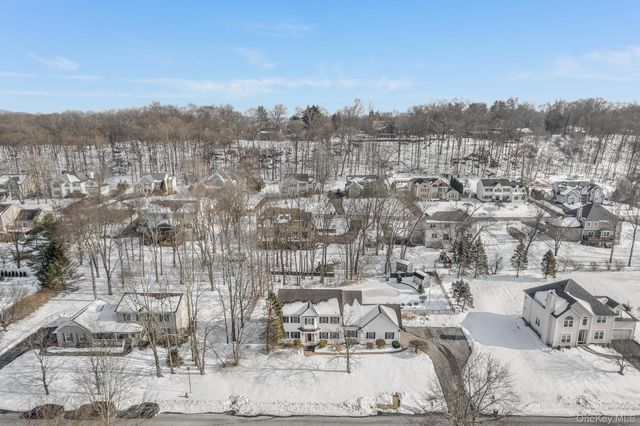 9 Trotter Lane, Poughkeepsie, NY 12603