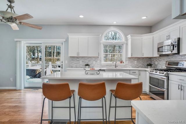 9 Trotter Lane, Poughkeepsie, NY 12603