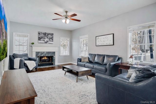 9 Trotter Lane, Poughkeepsie, NY 12603