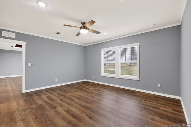 173 Medina Verde, Natalia, TX 78059