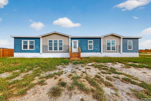 173 Medina Verde, Natalia, TX 78059