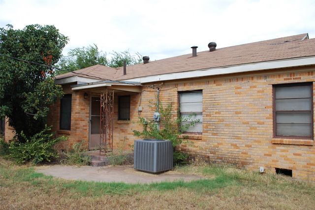1720 Avenue K, Anson, TX 79501