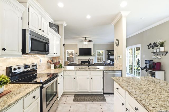 13314 Galicia, Universal City, TX 78148