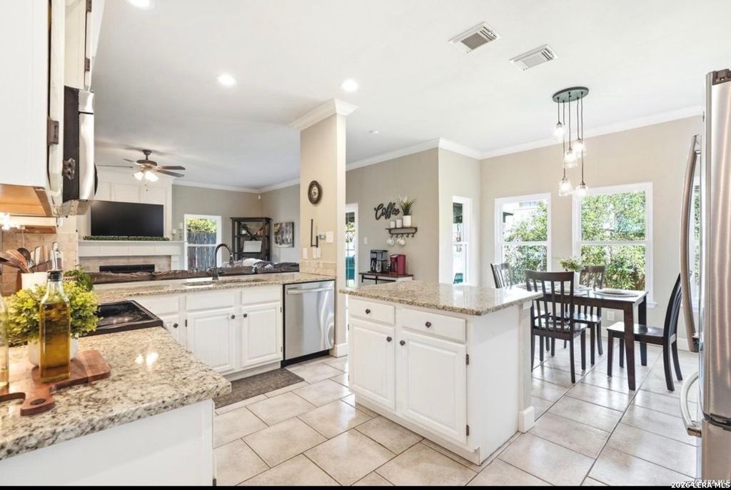 13314 Galicia, Universal City, TX 78148