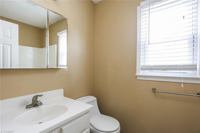 1601 Trinity Garden Circle, Clemmons, NC 27012