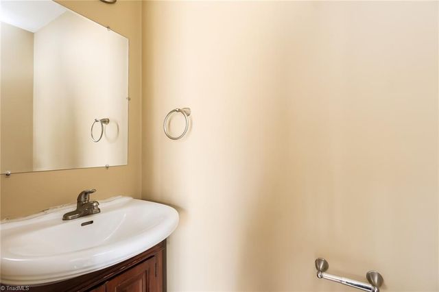 1601 Trinity Garden Circle, Clemmons, NC 27012