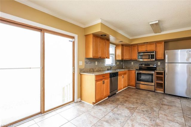 1601 Trinity Garden Circle, Clemmons, NC 27012