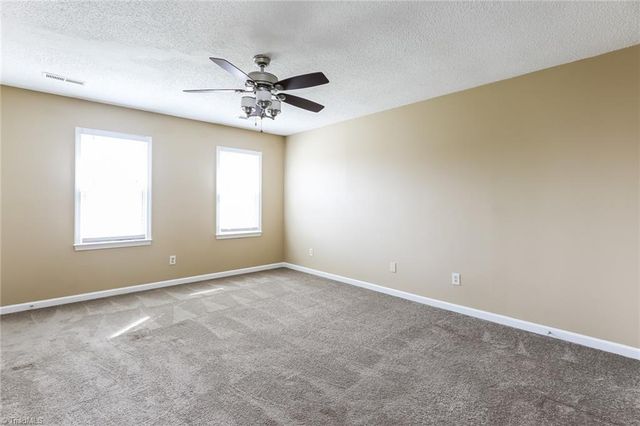 1601 Trinity Garden Circle, Clemmons, NC 27012