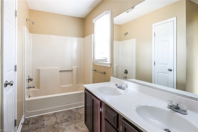 1601 Trinity Garden Circle, Clemmons, NC 27012