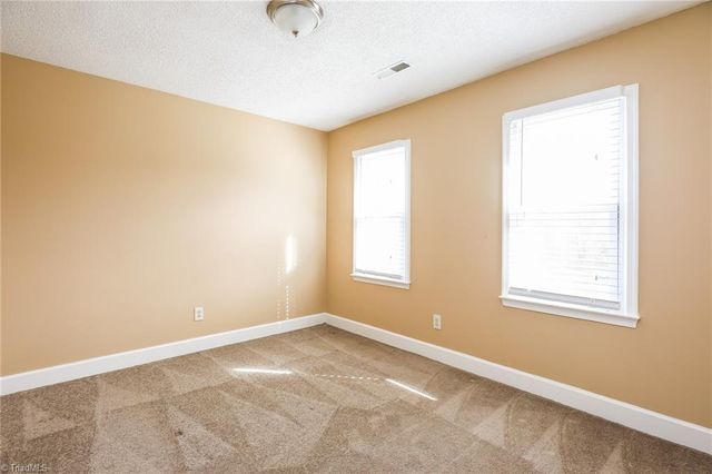 1601 Trinity Garden Circle, Clemmons, NC 27012