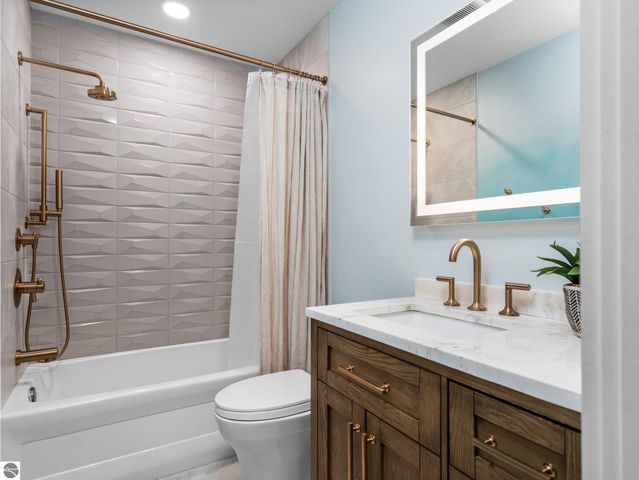 7749 Gingerwood Drive, Traverse City, MI 49685